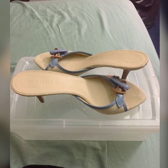 COPY - Burberry low heel slippers - Picture 2 of 4